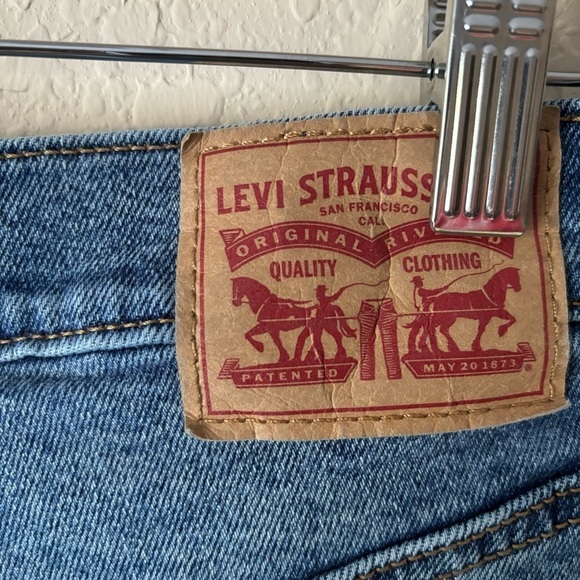 Levi's | Women's Ribcage Straight Leg Jeans Size 29 Medium Wash Button Fly - Picture 7 of 9